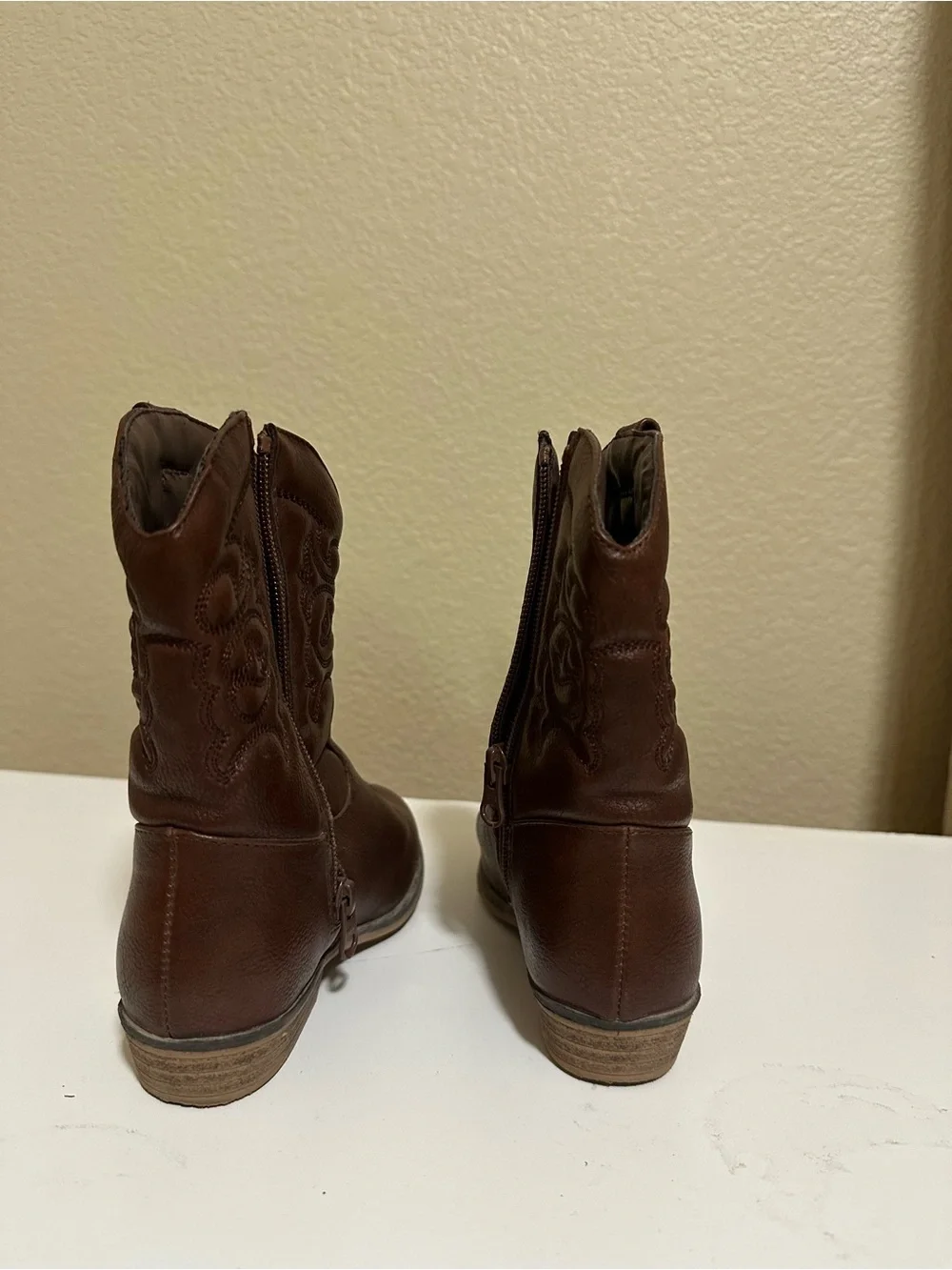 Worn once | Kids Brown Western Cowboy Boots with Embroidered Shaft